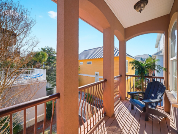 Luxurious Coastal Retreat in Miramar Beach - 7-Bedroom Home Near Beach